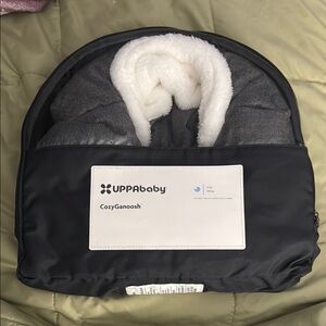 UPPAbaby CozyGanoosh Black and Gray